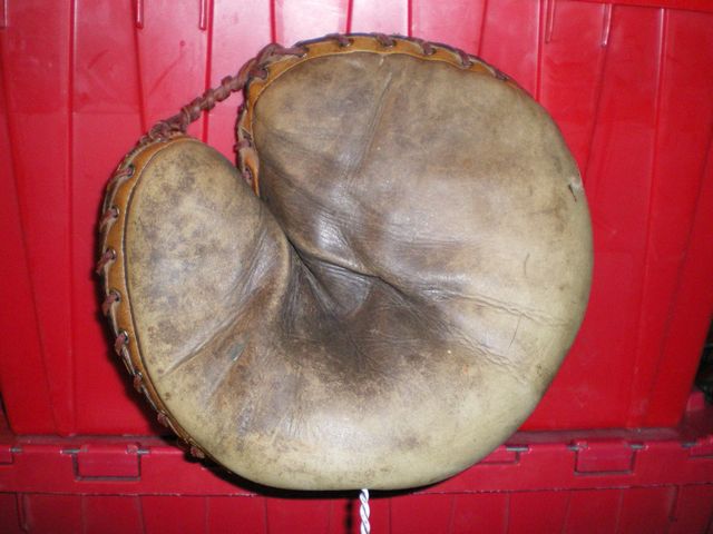 JC Higgins White Catchers Mitt Front